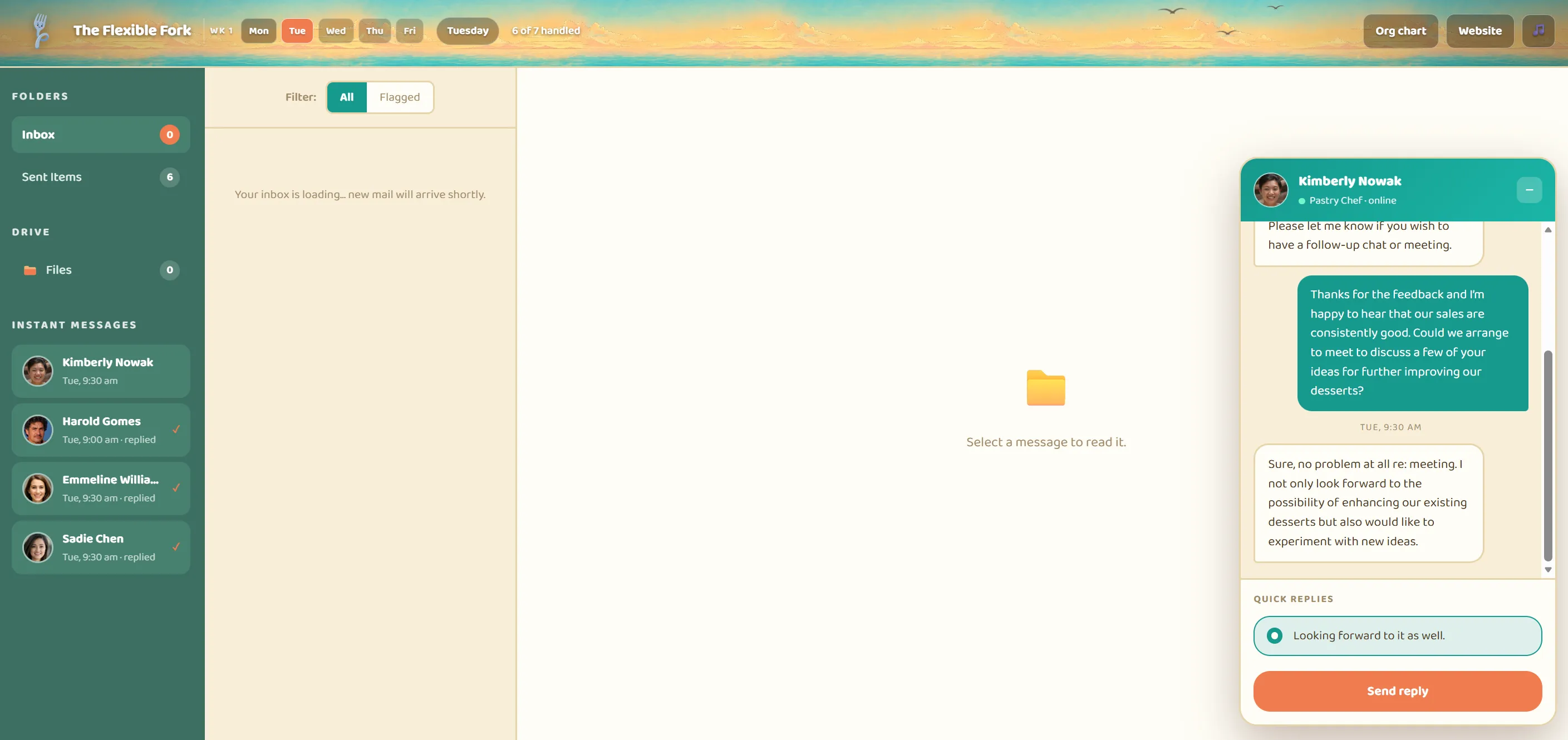 The Flexible Fork instant-messages panel: a live chat with a staff member and quick-reply options